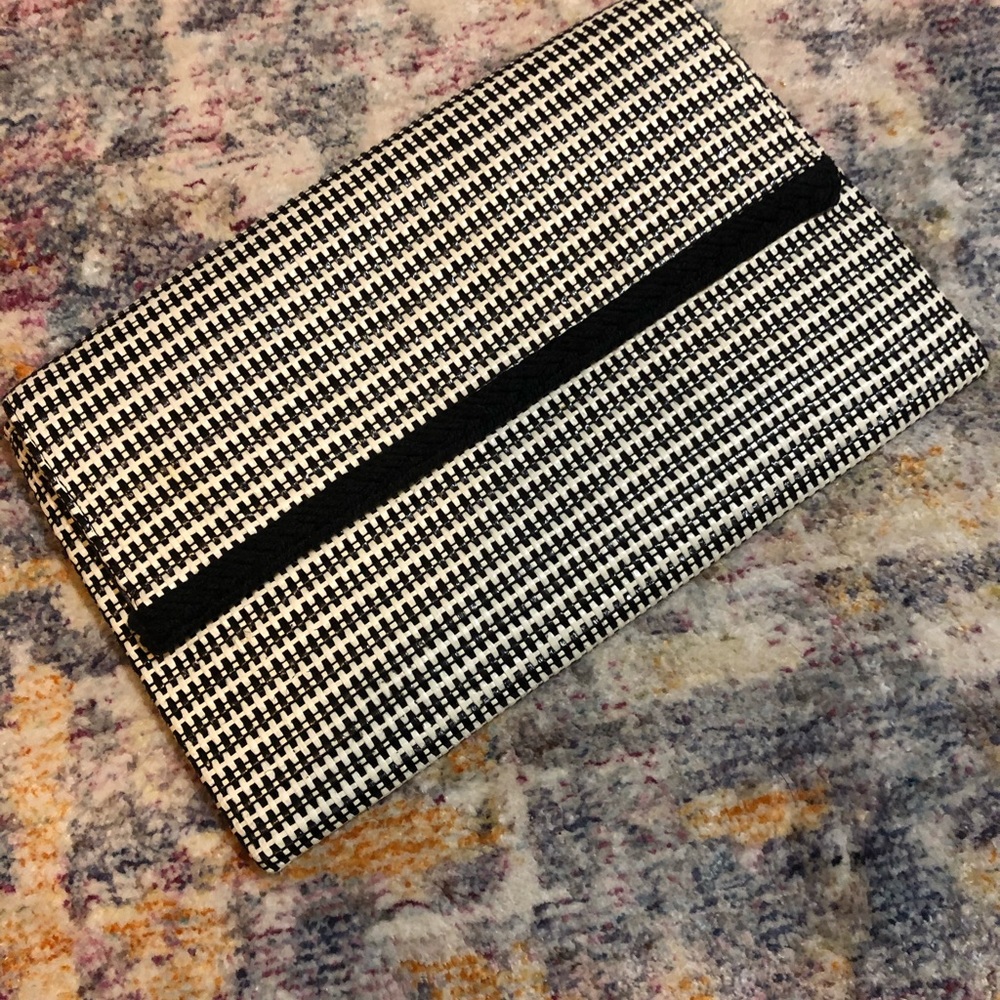 Beautiful Stella & Dot clutch